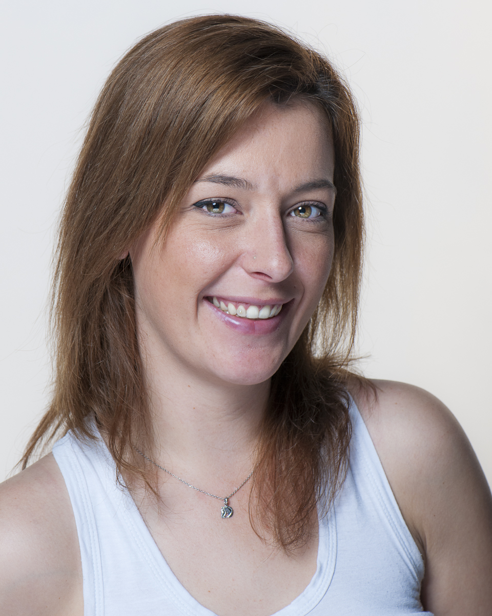 Portrait couleur de femme en studio en séance photo thérapie
